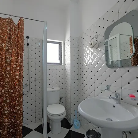 מלון Sala *