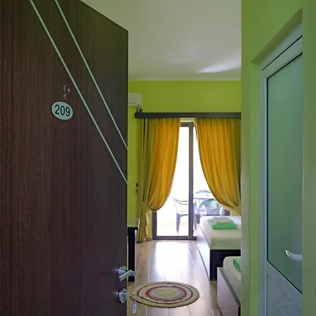Sala * Sarandë