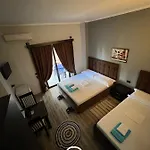 Sala ホテル Sarandë