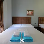 Sala ホテル Sarandë