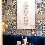 ホテル Sala Sarandë