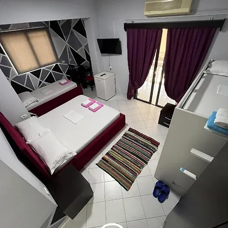 Sala ホテル Sarandë