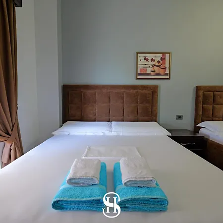 Sala ホテル Sarandë