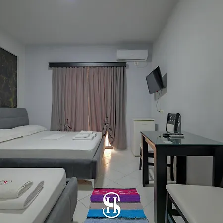 מלון Sala *